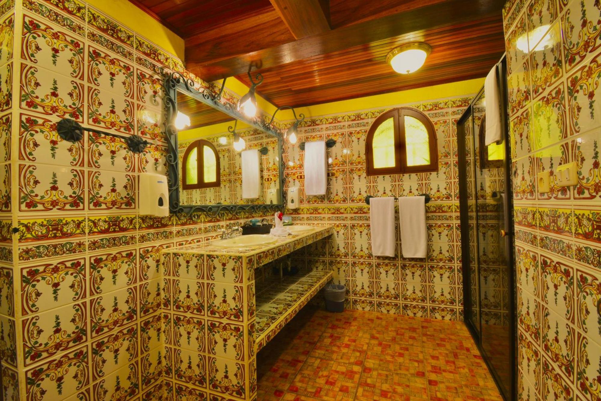 Hotel La Mansion Inn Arenal นวยโว อาเรนัล ภายนอก รูปภาพ